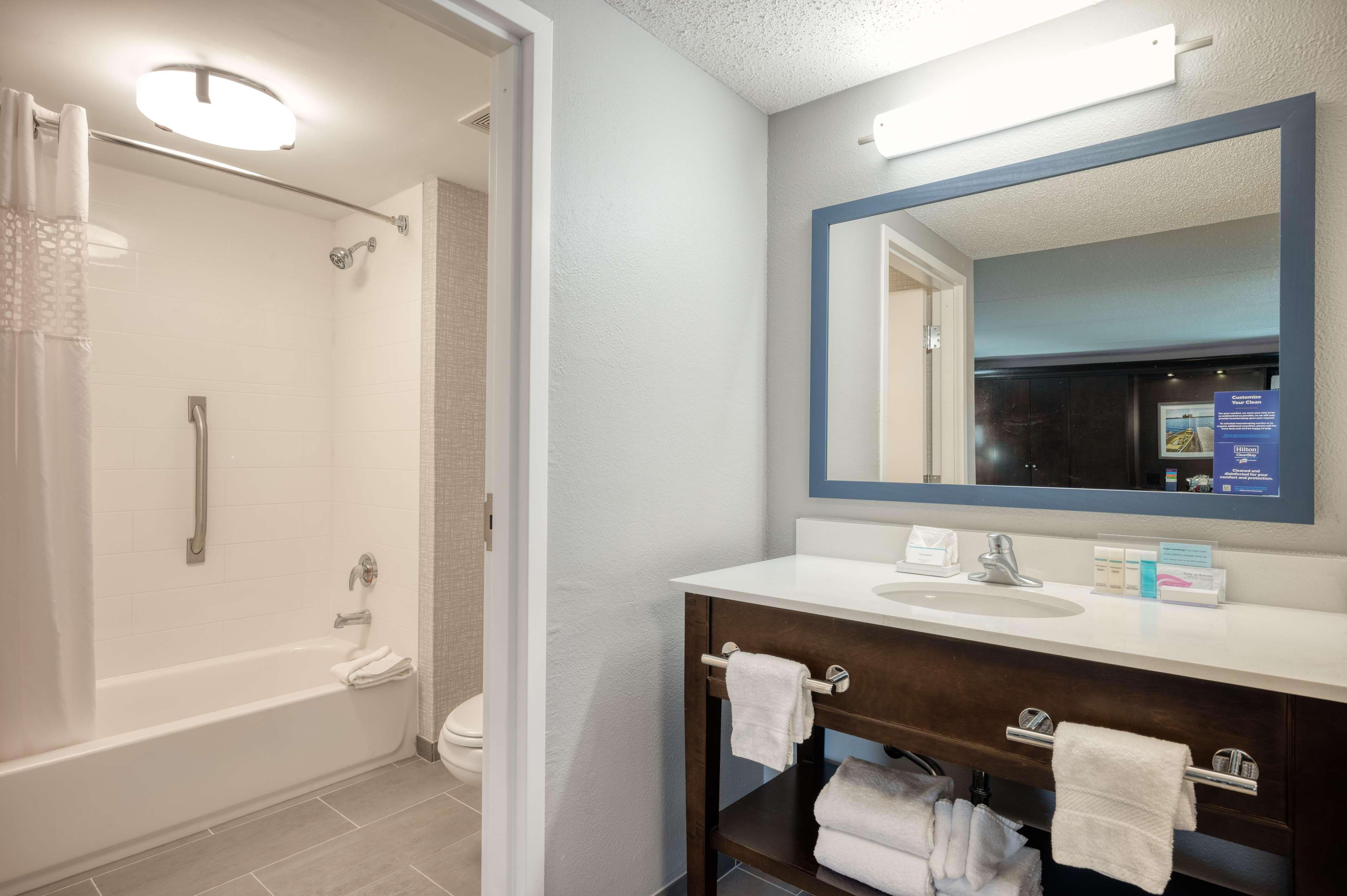 Hampton Inn Janesville Ngoại thất bức ảnh